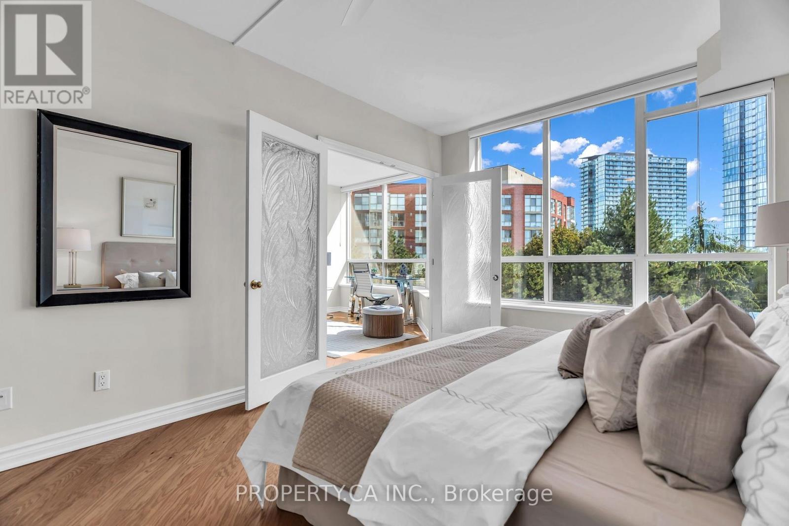 #517 1 RIPLEY AVENUE - Image 17