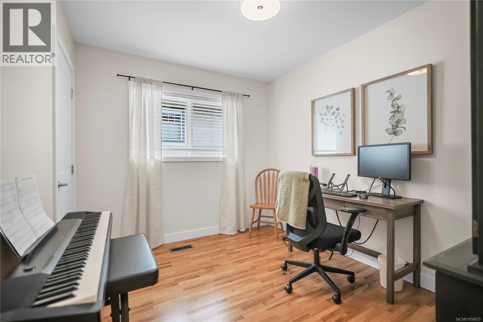 524 Warren Ave - 16
