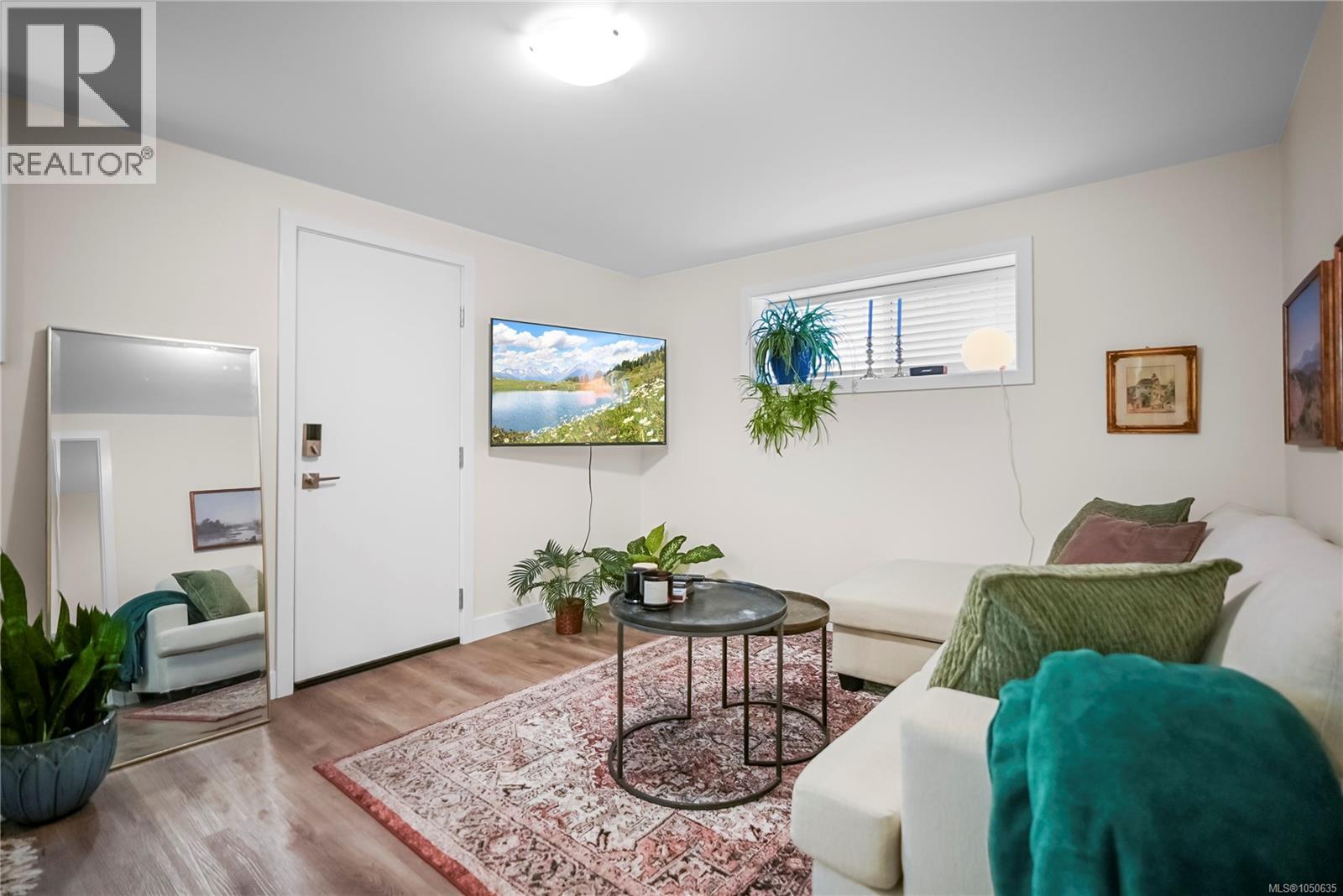 524 Warren Ave - 23