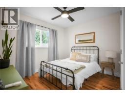 524 Warren Ave, Saanich, BC V8Z2J5 Photo 17