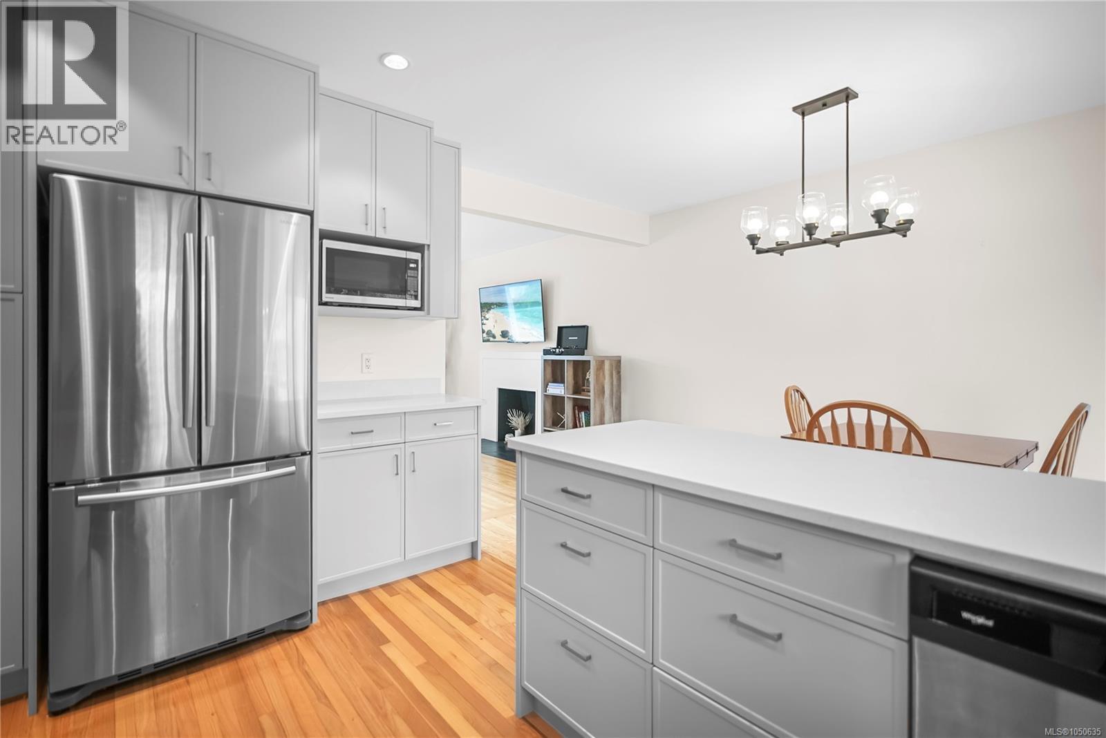 524 Warren Ave - 7