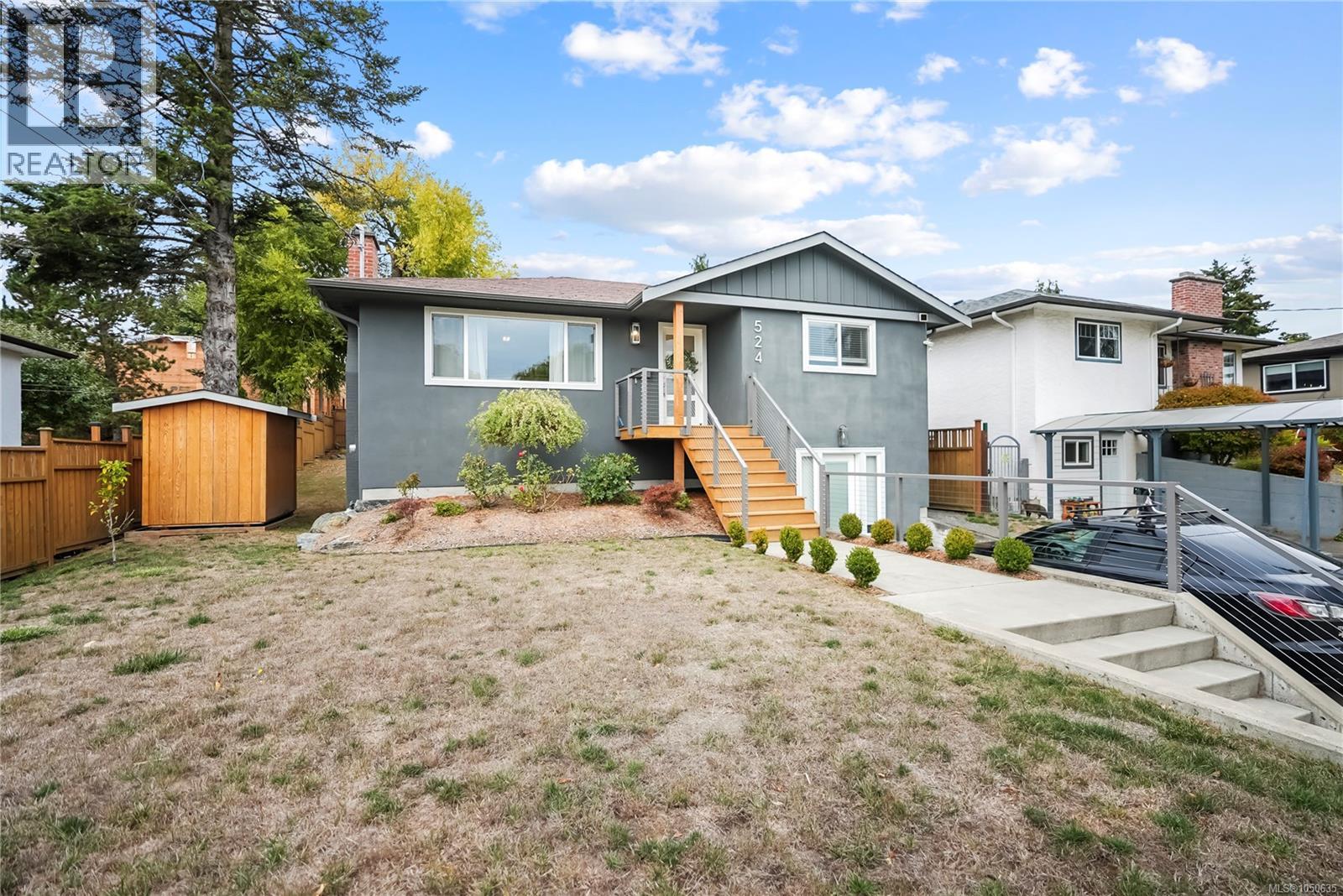  524 Warren Avenue, Saanich