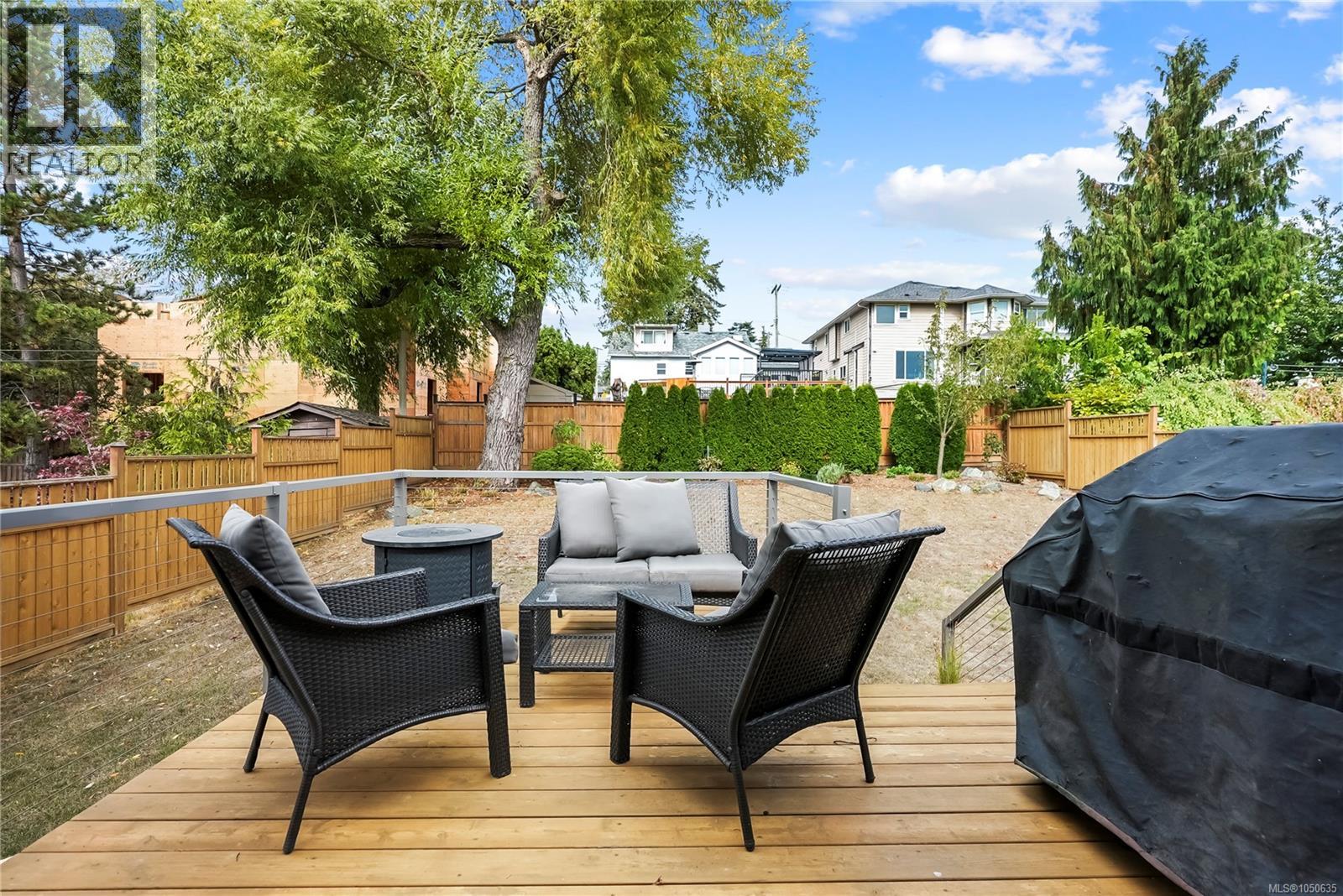  524 Warren Avenue, Saanich
