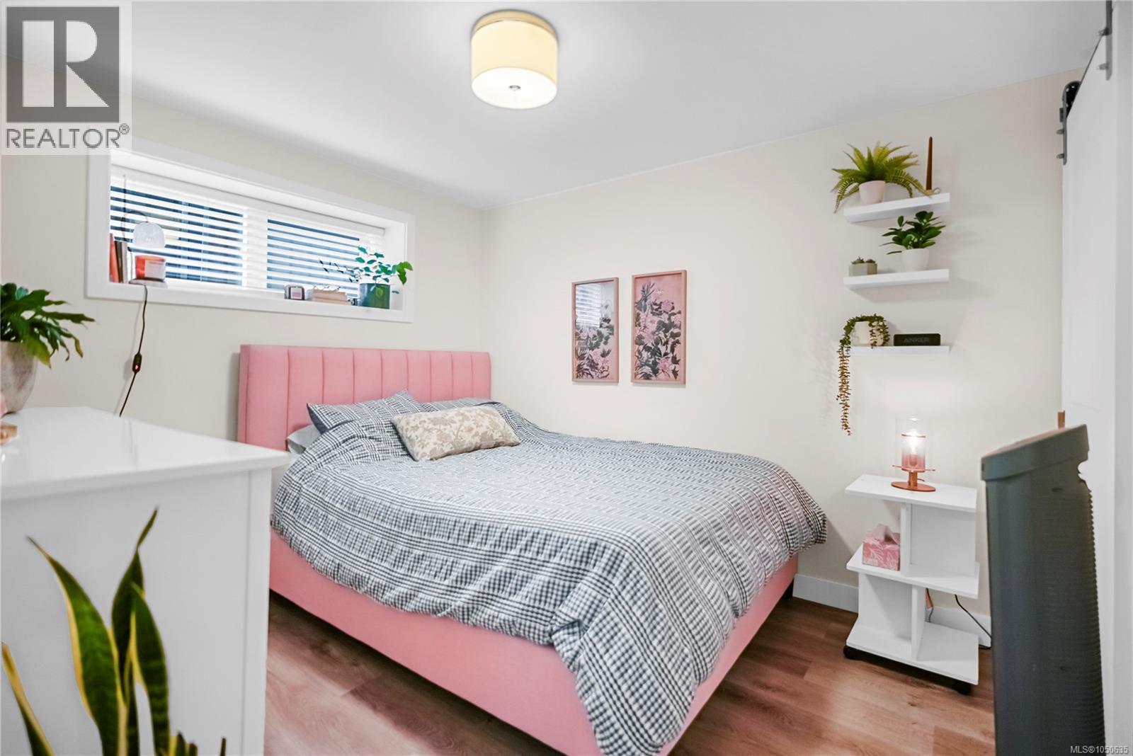  524 Warren Avenue, Saanich