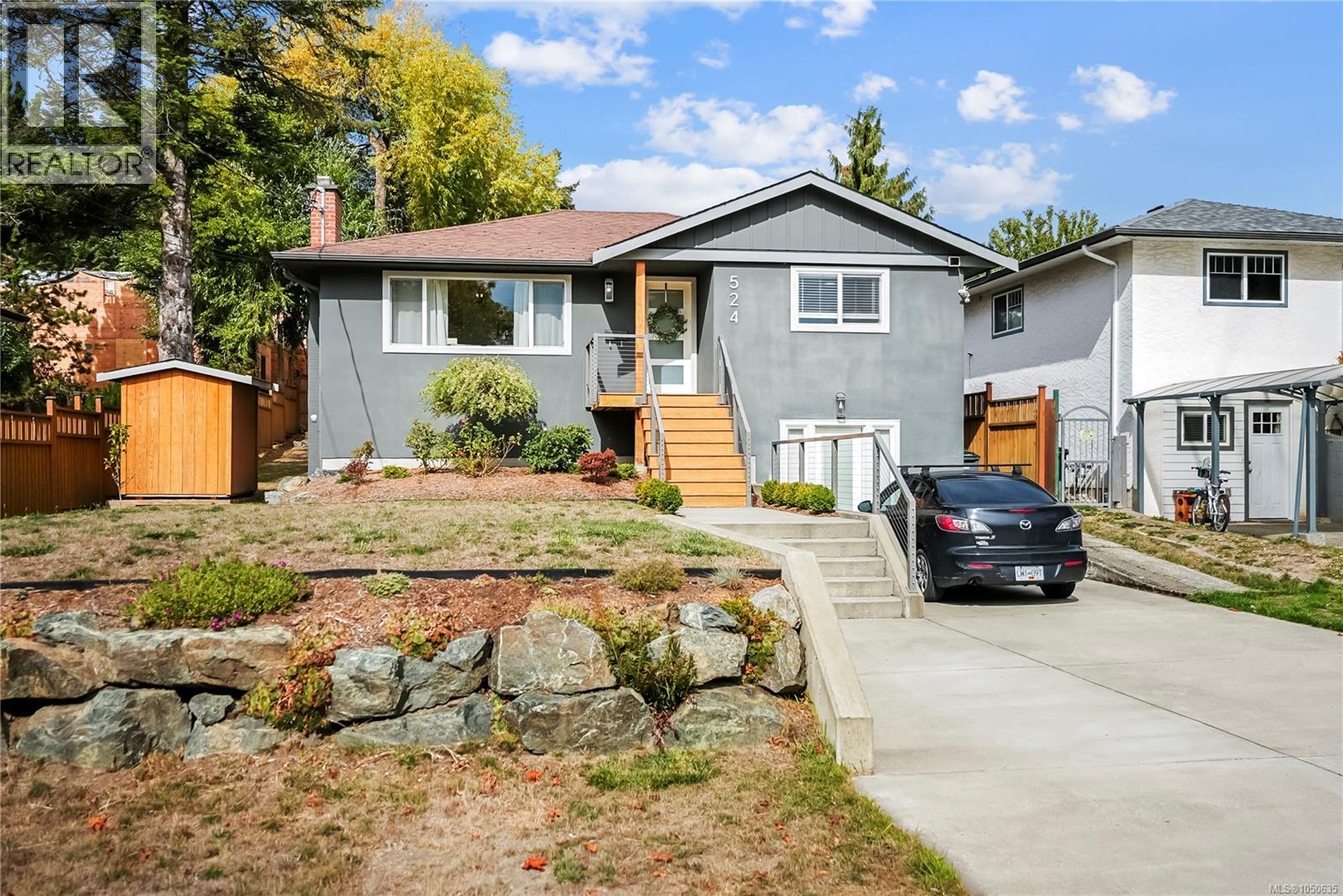  524 Warren Avenue, Saanich