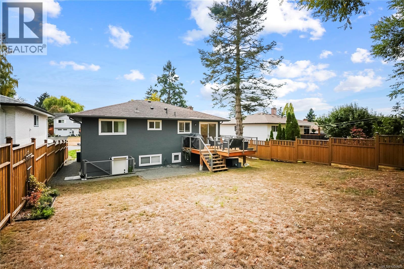  524 Warren Avenue, Saanich