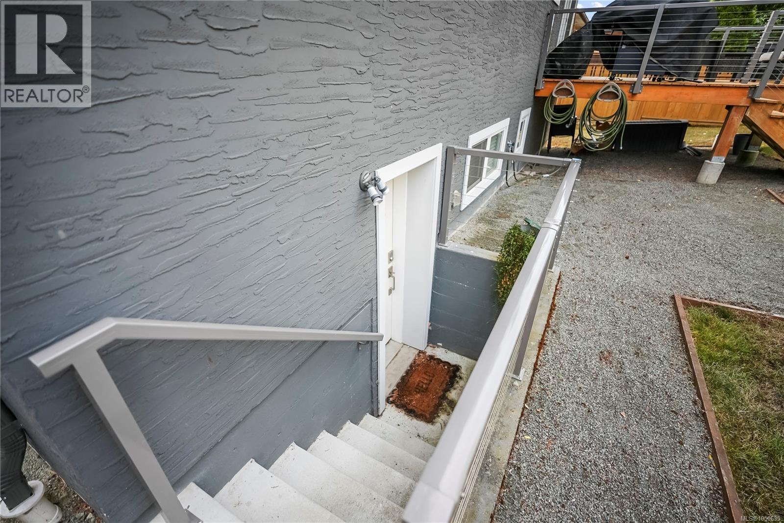 524 Warren Ave - 21