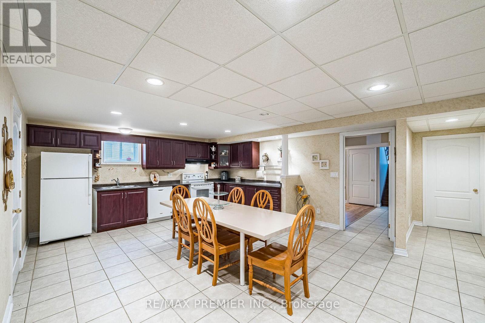 78 COALBROOK COURT - 25