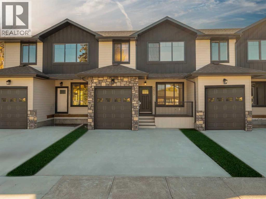 1527 17 Street S, Lethbridge, Alberta, T1K0W9