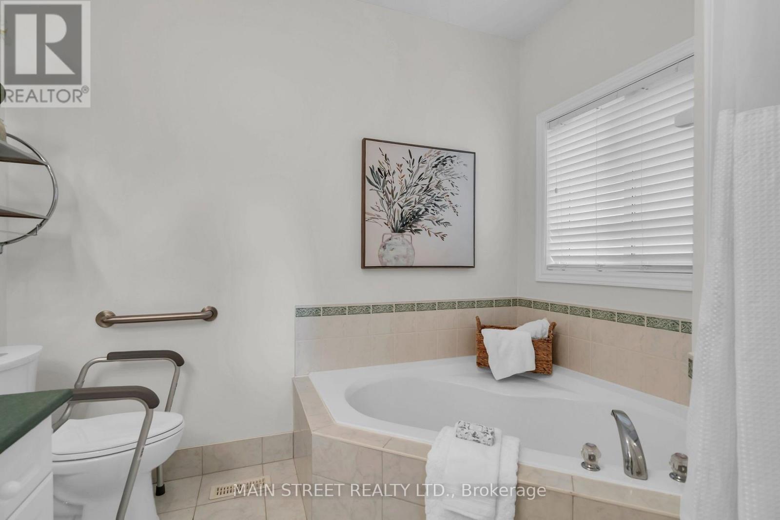27 MAX AVENUE - 19