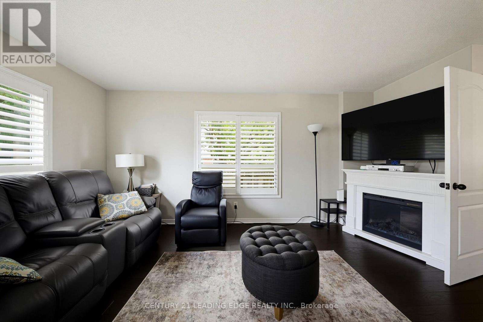 10 DODDS SQUARE - Image 19