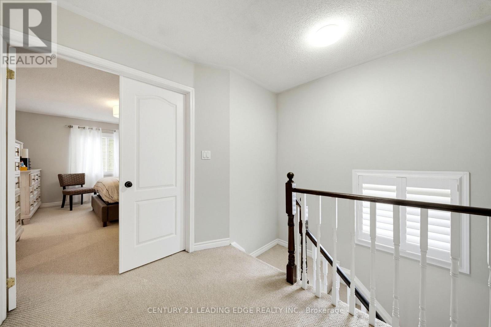 10 DODDS SQUARE - Image 21