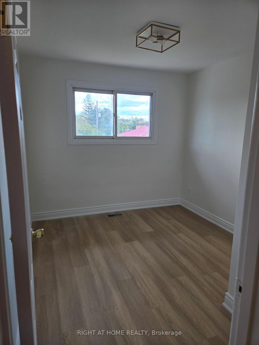 13 FAULKNER CRESCENT, Toronto (Humbermede) — photo 12