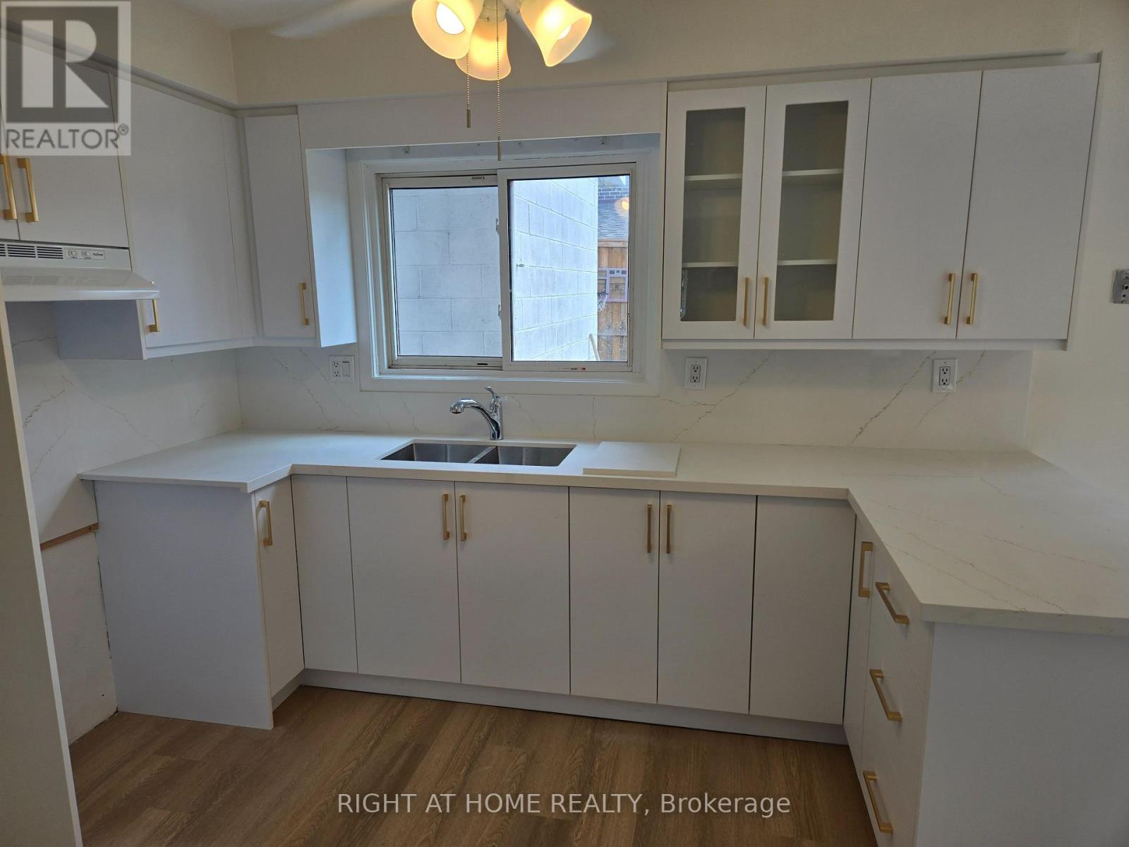 13 FAULKNER CRESCENT, Toronto (Humbermede) — photo 3