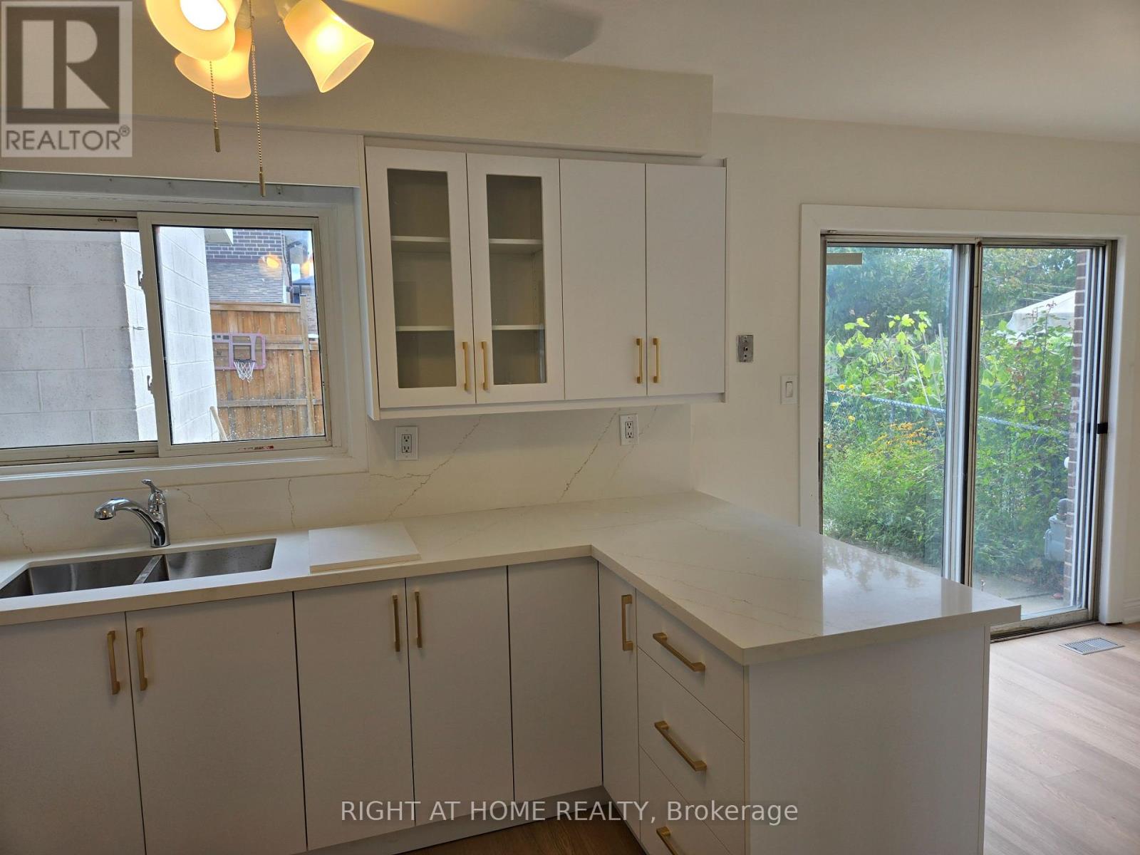 13 FAULKNER CRESCENT, Toronto (Humbermede) — photo 4