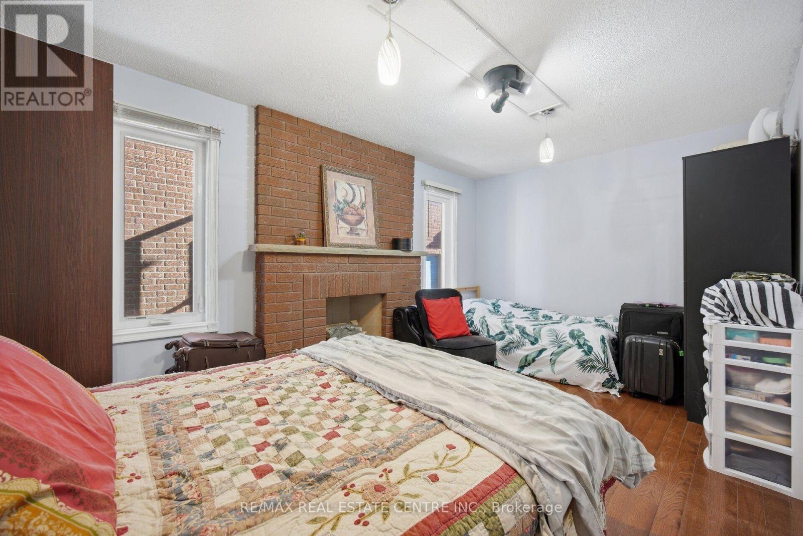 22 FAYWOOD DRIVE - 18