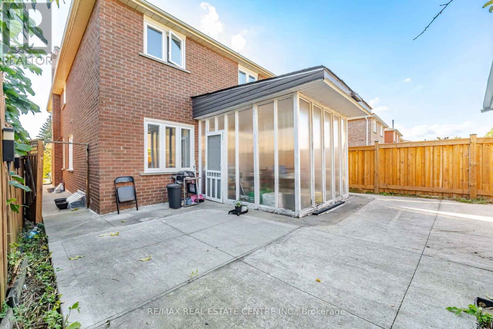 22 FAYWOOD DRIVE - 34