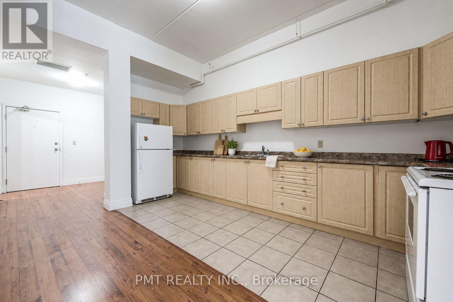 208 - 150 COLBORNE STREET E, Brantford — photo 4