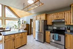 6 Steg Trail, Lorette, MB R5K1G4 Photo 10