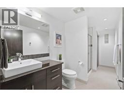 2042 49 Avenue SW - photo 28