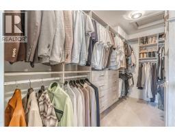 2042 49 Avenue SW - photo 15
