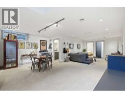 2042 49 Avenue SW - photo 22