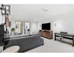 2042 49 Avenue SW - photo 24