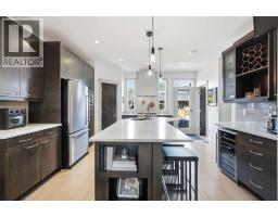 2042 49 Avenue SW - photo 9