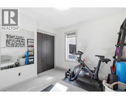 2042 49 Avenue SW - photo 19