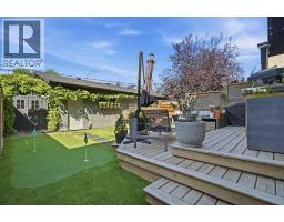 2042 49 Avenue SW - photo 30