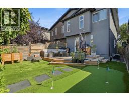 2042 49 Avenue SW - photo 32