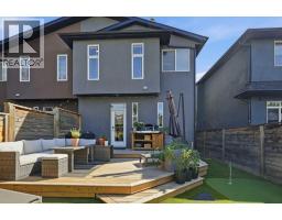 2042 49 Avenue SW - photo 31
