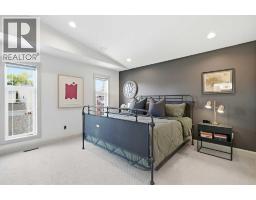 2042 49 Avenue SW - photo 14