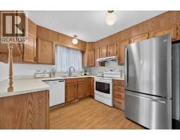 Family room - 120 Hawkwood Boulevard, Calgary, AB T3G2K3 Photo 10