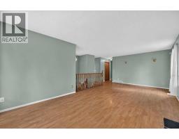 Foyer - 120 Hawkwood Boulevard, Calgary, AB T3G2K3 Photo 9