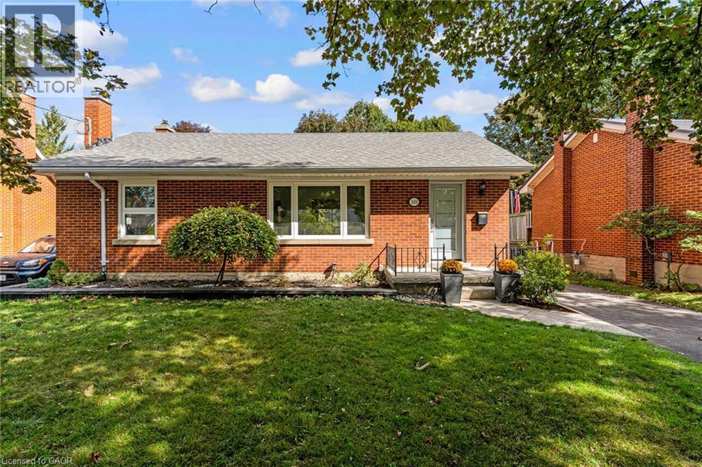 135 PATRICIA Avenue — photo 2