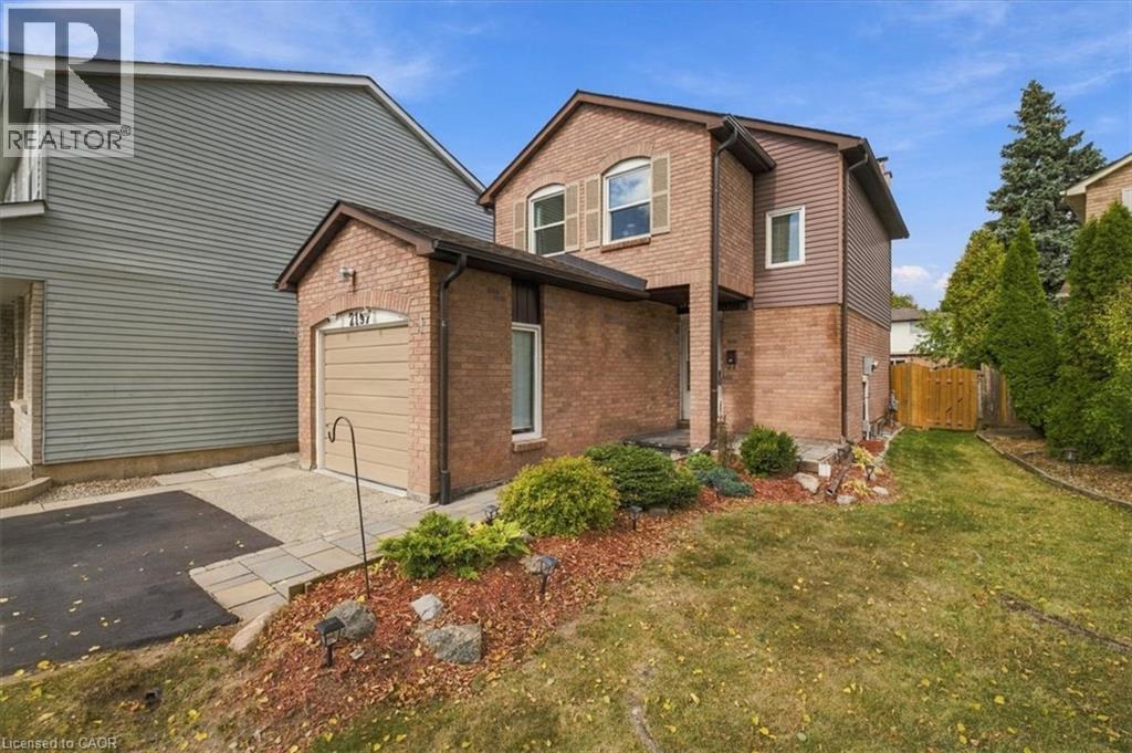 2197 PEMBROKE Court, Burlington — photo 4