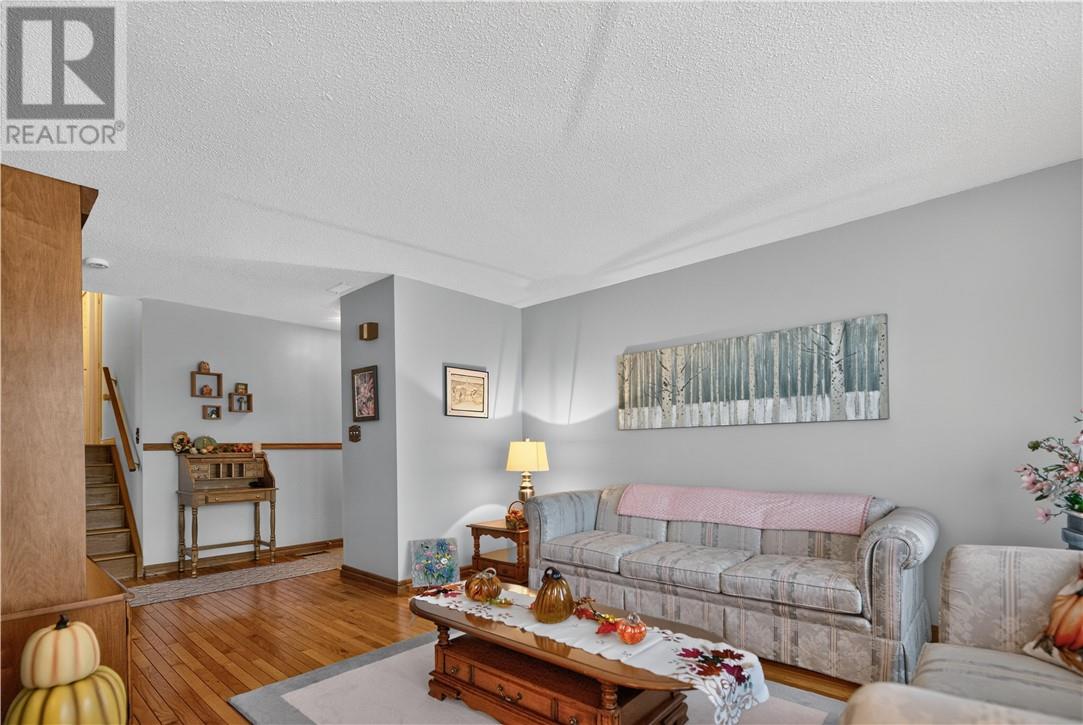 150 Newton Crescent - 13
