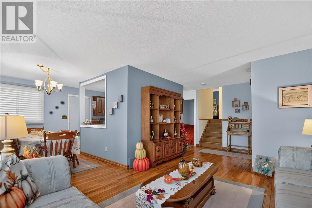 150 Newton Crescent - 14