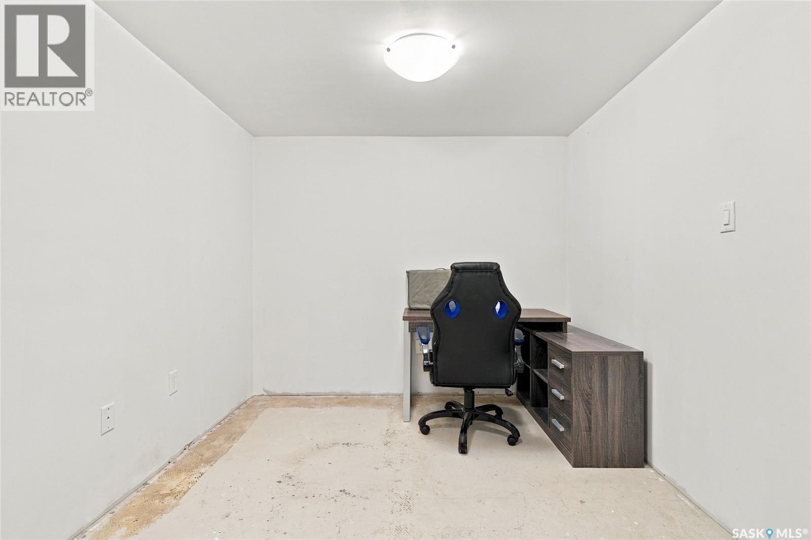 55 Trident CRESCENT - 32