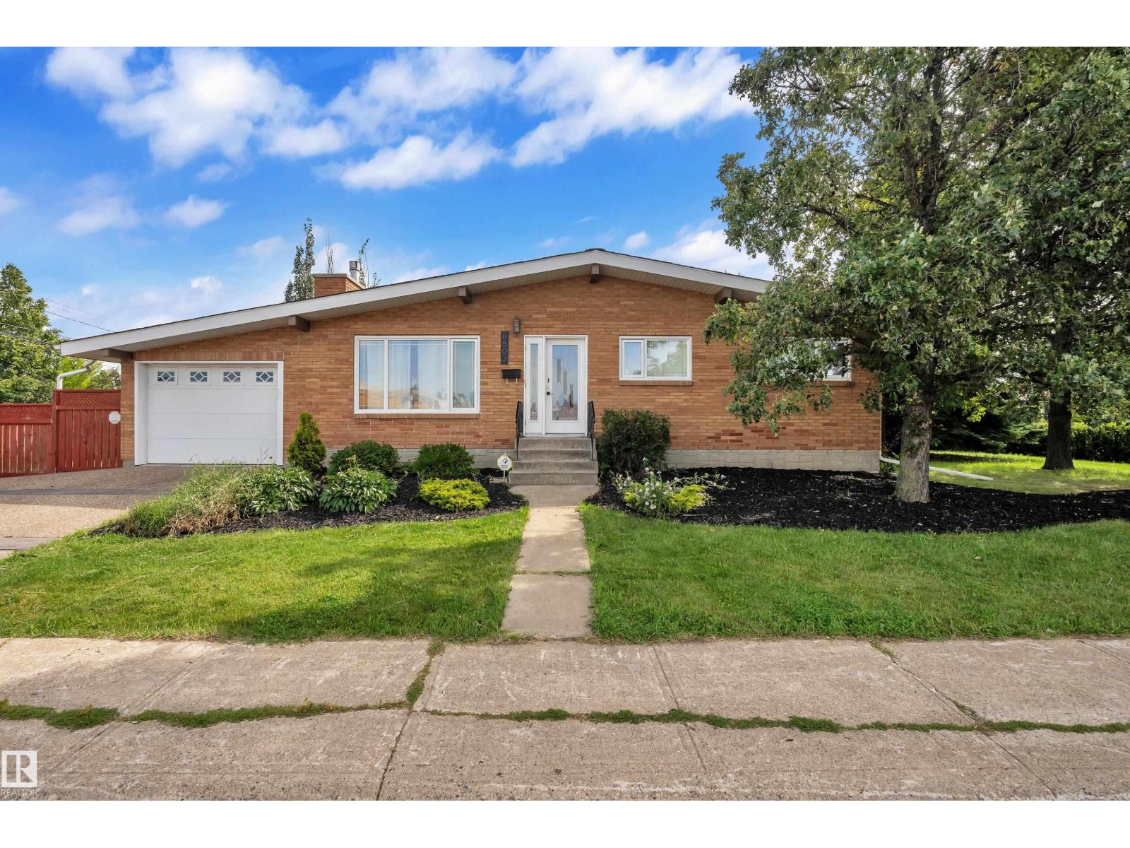 8803 68A ST NW - 11