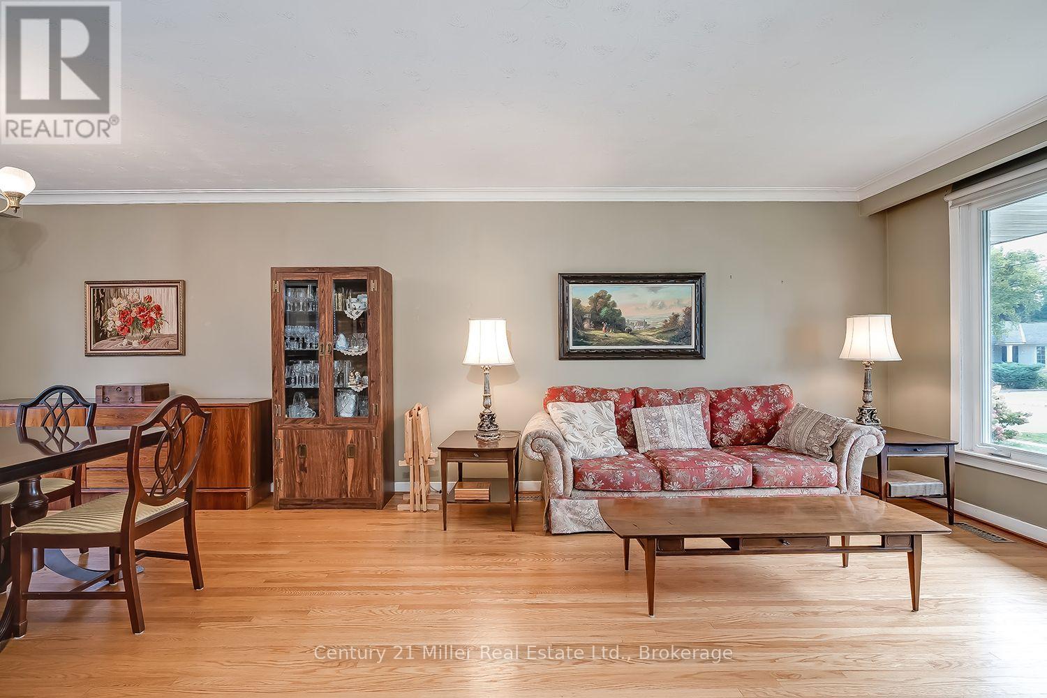 1135 BRIDGE ROAD N - 11