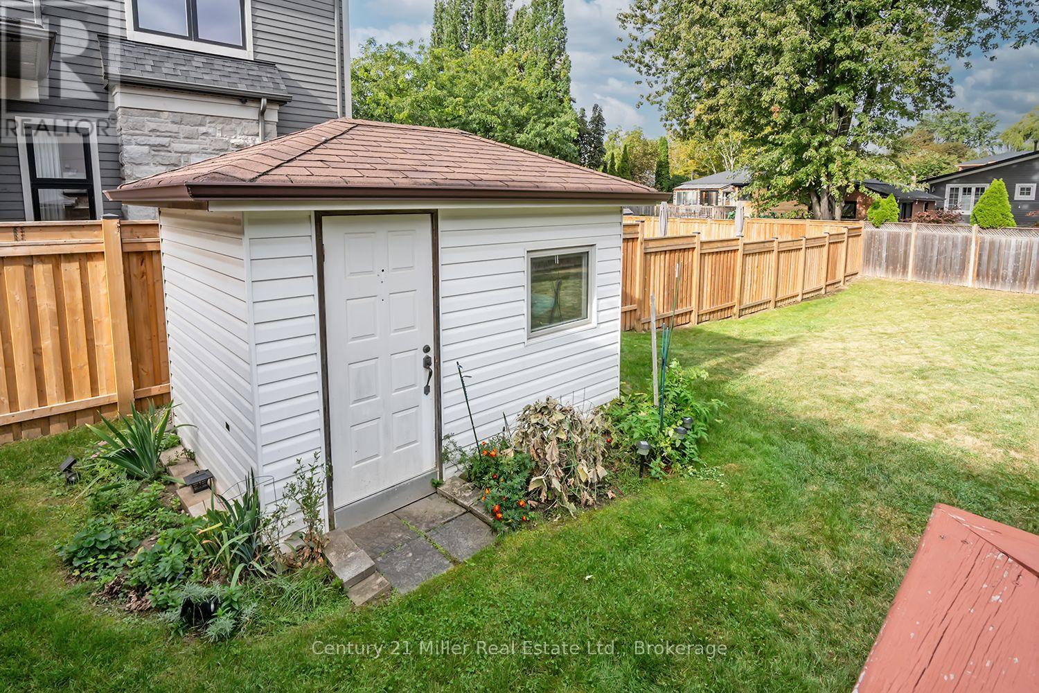 1135 BRIDGE ROAD N - Image 35