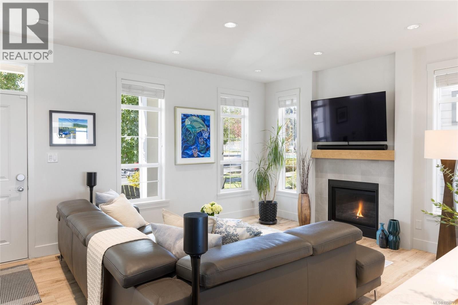 3517 Ryder Hesjedal Way - 11