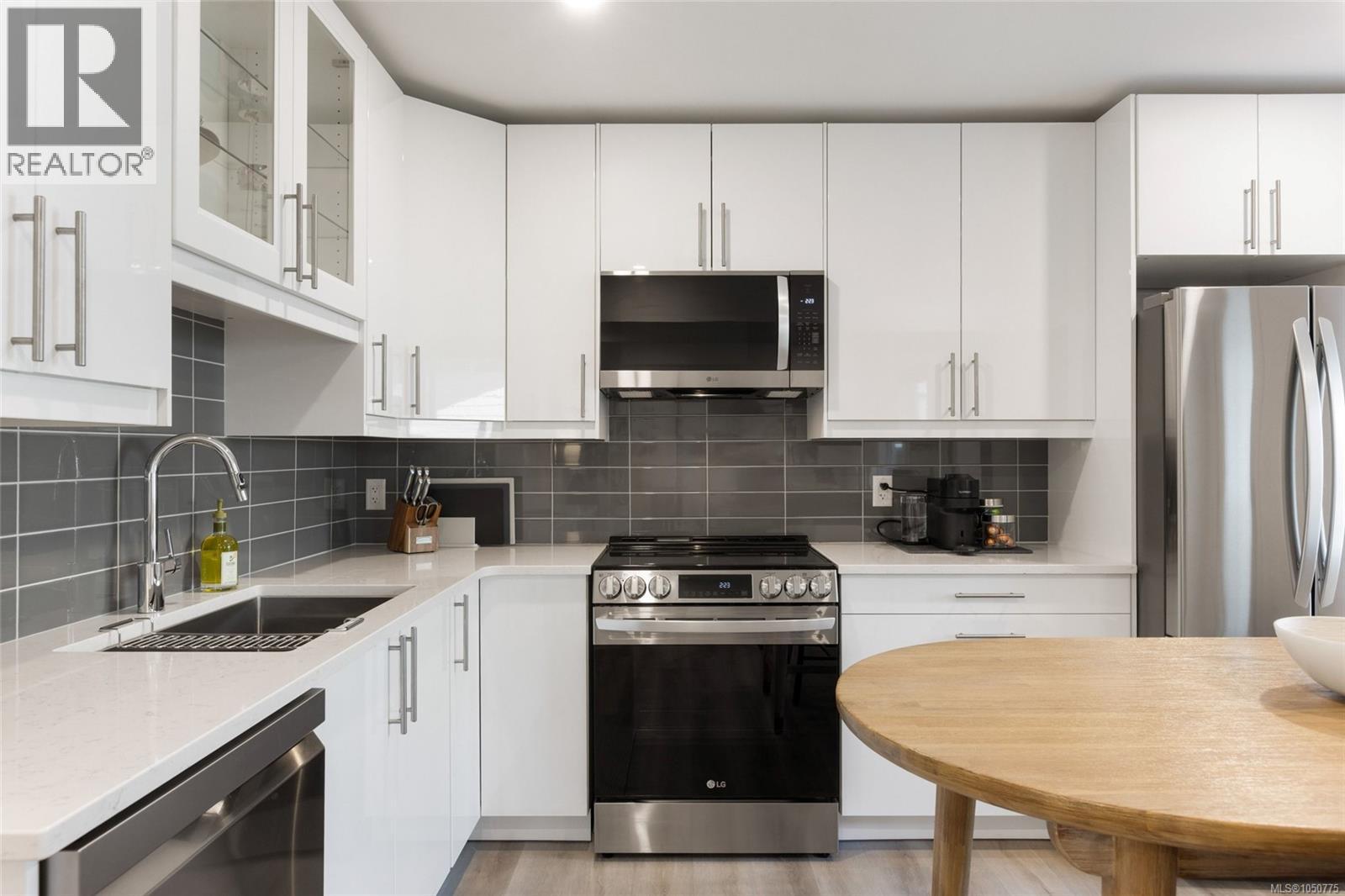 3517 Ryder Hesjedal Way - Image 32
