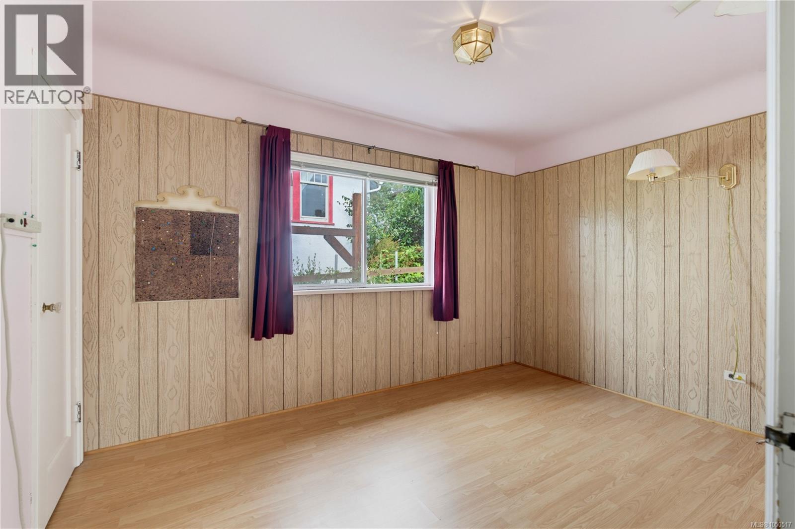 2835 Fifth St - 10