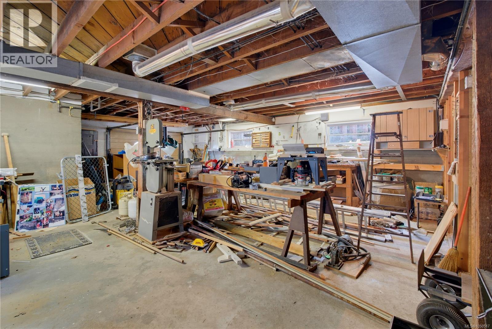 2835 Fifth St - 14