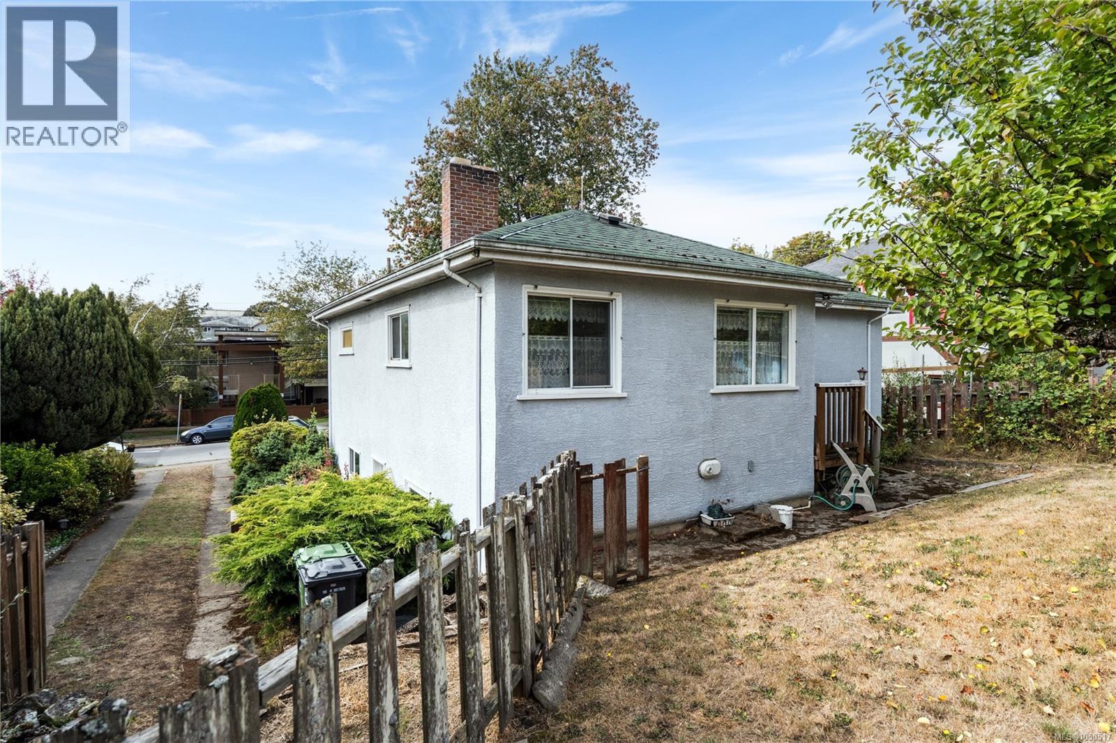  2835 Fifth Street, Victoria