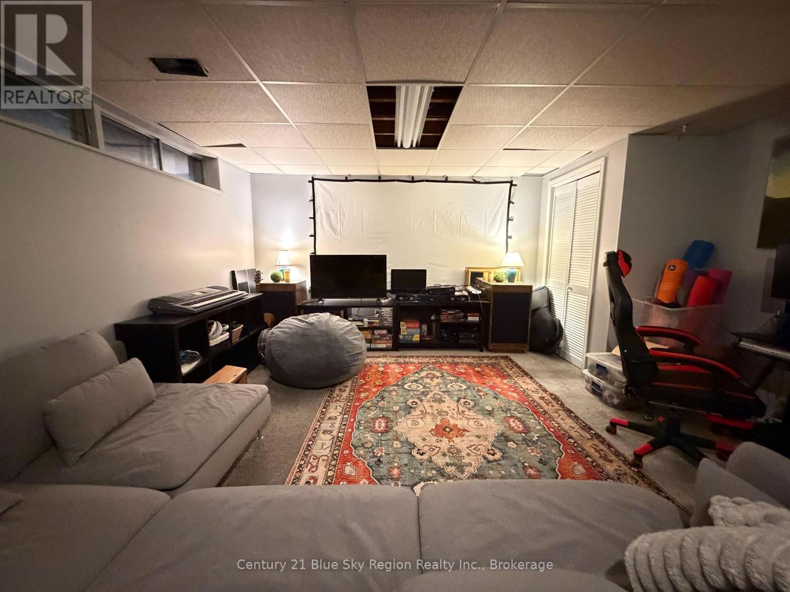 292 PATRICIA STREET - 21