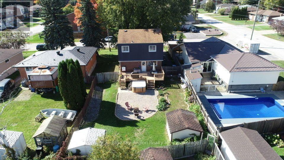 292 PATRICIA STREET - 26